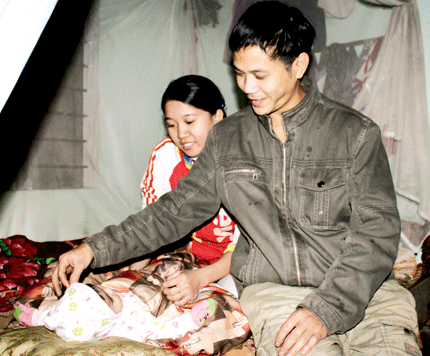 Vi&ecirc;n đ&aacute; kỳ lạ, khắc tinh của rắn độc 3