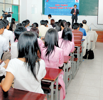 Ông “thôi miên” kể chuyện mua ô tô 18 tỷ như mua rau 2