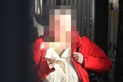 Kinh hoàng mẹ bắt con xem mình sex với 6 người đàn ông 1 Kinh hoàng mẹ bắt con xem mình sex với 6 người đàn ông 1