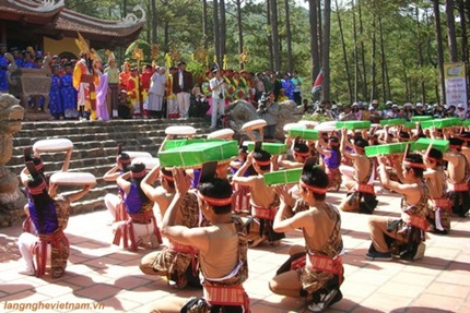 Nh&acirc;n Giỗ tổ H&ugrave;ng Vương, t&ocirc;n vinh văn h&oacute;a d&acirc;n tộc 1