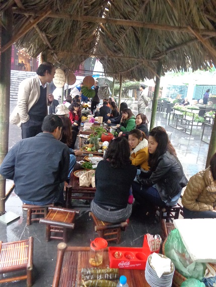 Chợ qu&ecirc; xuất hiện giữa thủ đ&ocirc; 4