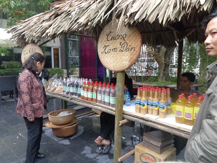 Chợ qu&ecirc; xuất hiện giữa thủ đ&ocirc; 3