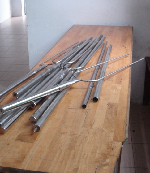 Chở nhầm hung kh&iacute;, t&agrave;i xế bỏ xe &ugrave; t&eacute; chạy 1