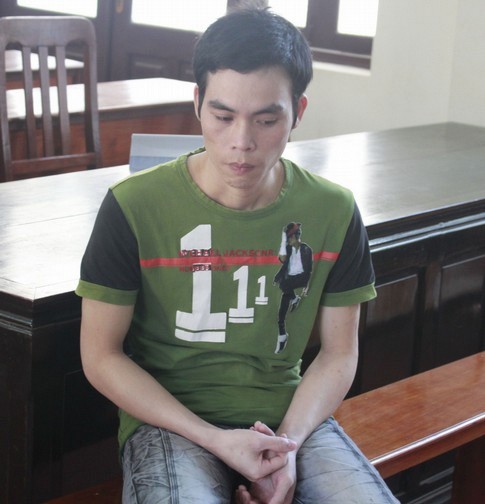 Cầm dao "dạy" bạn v&igrave; d&aacute;m ngủ chung với vợ m&igrave;nh 1