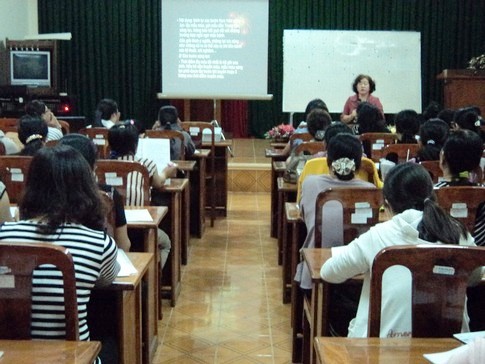 Tập huấn cán bộ y tế xã-phường-thị trấn kỹ thuật lấy máu gót chân ở trẻ sơ sinh 2