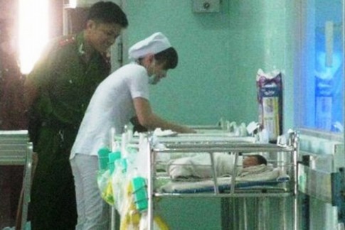 Thưởng n&oacute;ng c&ocirc;ng an Q.5 v&igrave; ph&aacute; &aacute;n nhanh 1