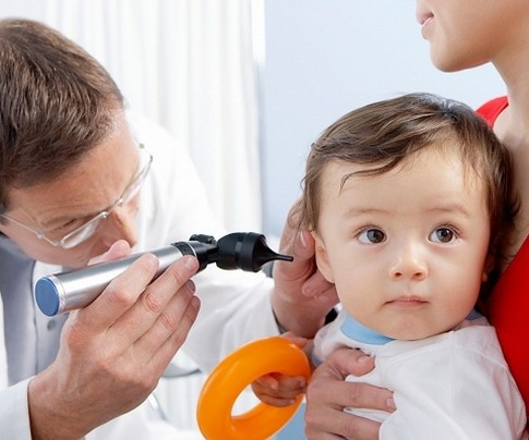Trẻ nghe kém, lớn lên "nói khó viết dở" 1 Trẻ nghe kém, lớn lên "nói khó viết dở" 1