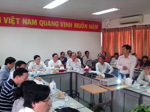 Thứ trưởng Nguyễn Viết Tiến thị sát dịch tay-chân-miệng tại TPHCM 4