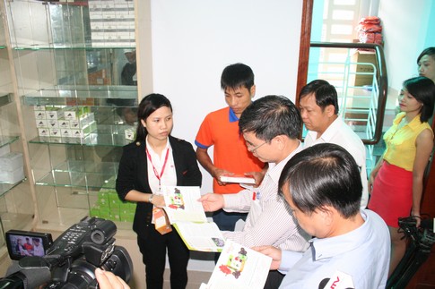 Bộ trưởng Nguyễn Thị Kim Tiến gi&aacute;m s&aacute;t hoạt động thanh tra y tế TPHCM 1