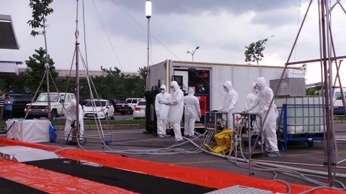 Bộ trưởng Y tế giám sát diễn tập xử lý tình huống khẩn về bệnh Ebola 4