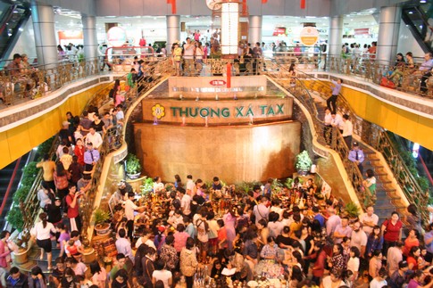 Thương x&aacute; Tax &ldquo;biến mất&rdquo; khiến cơ hội mua h&agrave;ng hiệu gi&aacute; rẻ &ldquo;xuất hiện&rdquo; 3