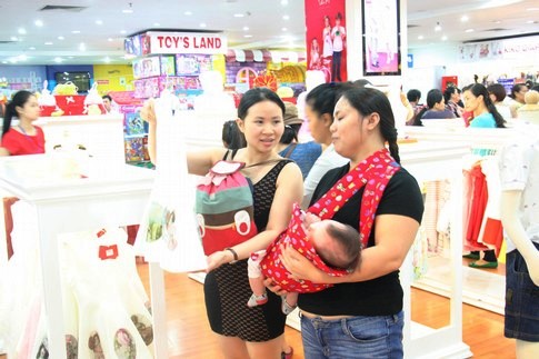 Thương x&aacute; Tax &ldquo;biến mất&rdquo; khiến cơ hội mua h&agrave;ng hiệu gi&aacute; rẻ &ldquo;xuất hiện&rdquo; 6