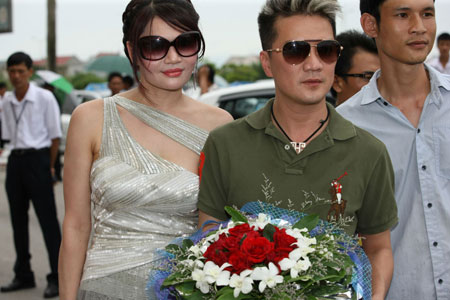 Bắt gặp Đàm Vĩnh Hưng cận kề với nữ đại gia Hà Tĩnh Nguyễn Thị Liễu 1