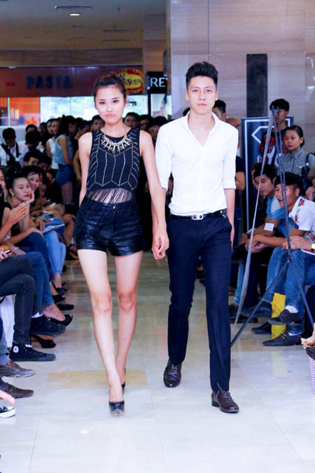 Đôi tình nhân học hai trường Đại học ở Next Top Model 4