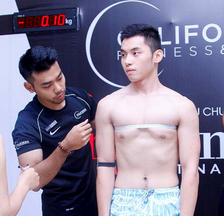 Vào phòng đo đạc “cân” độ hấp dẫn của thí sinh Next Top Model  7