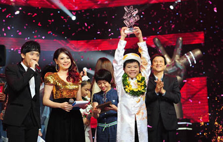 Quang Anh bất ngờ vượt Phương Mỹ Chi để giành quán quân "Giọng hát Việt nhí" 1
