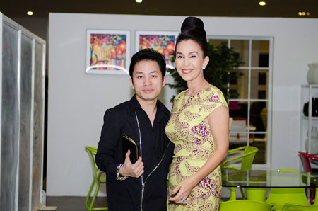 Hoa hậu Thùy Lâm và chồng nổi bật giữa dàn sao ở Hà Nội 12
