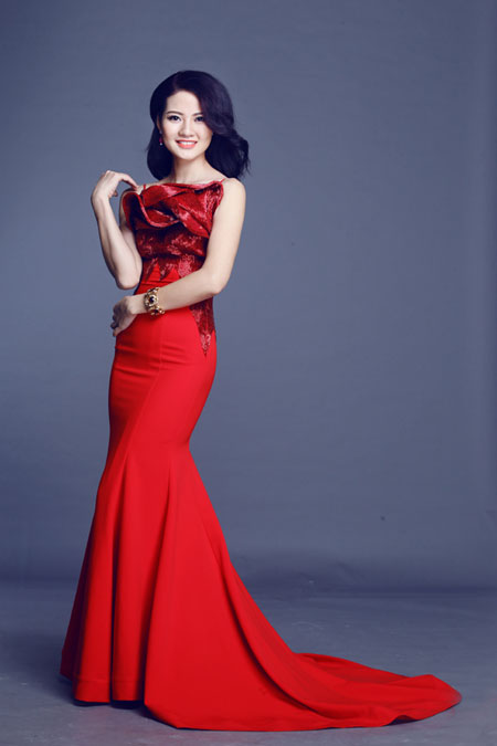 Trần Thị Quỳnh dự thi Hoa hậu Quý bà thế giới 4