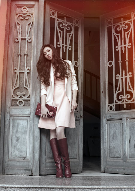 Phong c&aacute;ch thời trang đường phố "cực chất" của &Aacute; hậu T&uacute; Anh 8