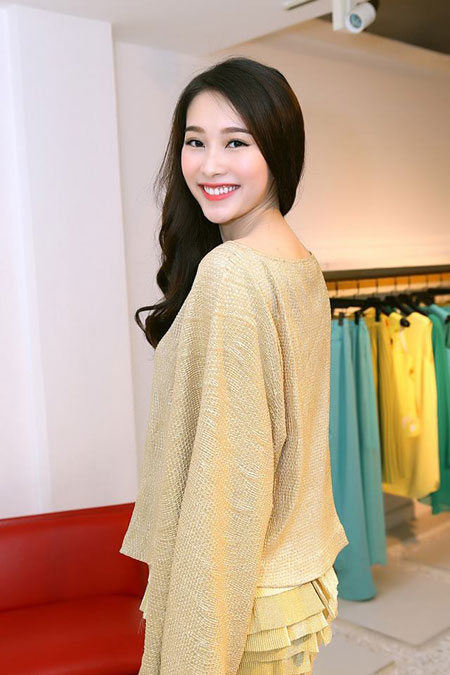 Hoa hậu Đặng Thu Thảo xinh đẹp trong thiết kế của Đỗ Mạnh Cường 8