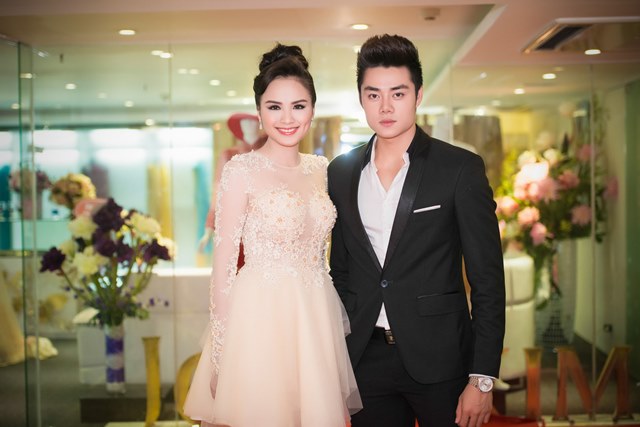 Hoa hậu Diễm Hương xuất hiện xinh đẹp tại Hà Nội 1