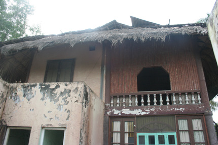 Tận thấy "ng&ocirc;i nh&agrave; ma" ở H&ograve;a B&igrave;nh 16