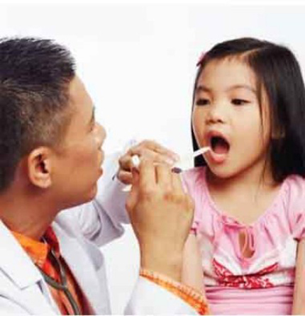 Cảnh giác trẻ viêm họng dễ biến chứng thành lồng ruột  1