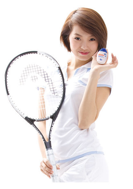 Minh Hằng tự tin th&aacute;ch thức ng&agrave;y nắng rực  2