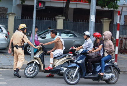 Giật mình với “văn bản lạ”! 1