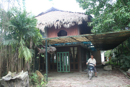 Tận thấy "ng&ocirc;i nh&agrave; ma" ở H&ograve;a B&igrave;nh 3