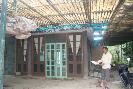 Tận thấy "ng&ocirc;i nh&agrave; ma" ở H&ograve;a B&igrave;nh 4