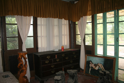 Tận thấy "ng&ocirc;i nh&agrave; ma" ở H&ograve;a B&igrave;nh 7