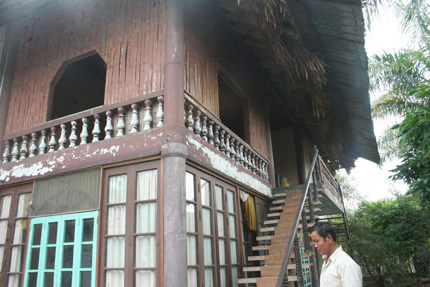 Tận thấy "ng&ocirc;i nh&agrave; ma" ở H&ograve;a B&igrave;nh 9