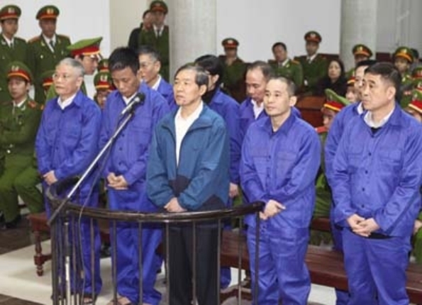 Ph&uacute;c thẩm đại &aacute;n tham nhũng ở Vinalines: Người đ&agrave;n &ocirc;ng đ&agrave;o hoa c&oacute; tho&aacute;t khỏi &aacute;n tử? 1