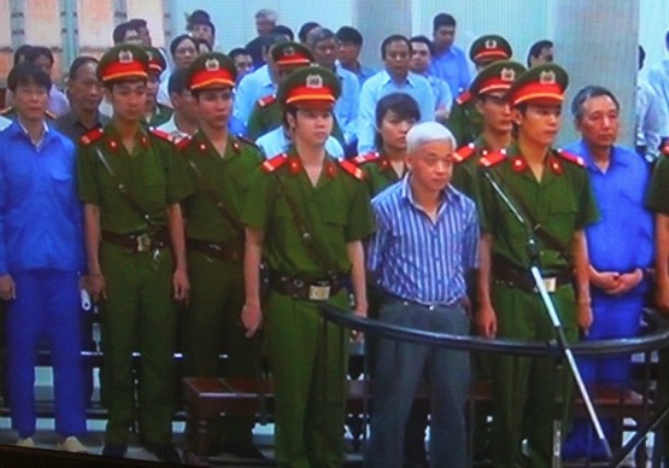 Xử đại &aacute;n &ldquo;&ocirc;ng bầu&rdquo; Nguyễn Đức Ki&ecirc;n: Một thời lừng lẫy v&agrave; ng&agrave;y đứng trước v&agrave;nh m&oacute;ng ngựa 1