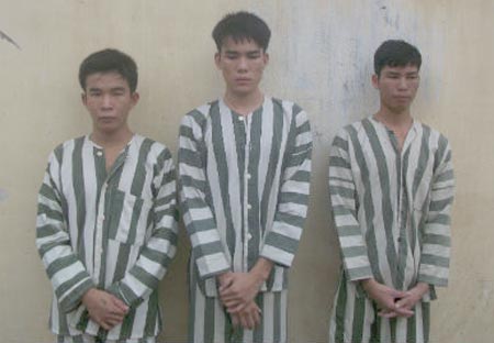 Ngại tố kẻ đồi bại, bị l&agrave;m nhục nhiều lần 1