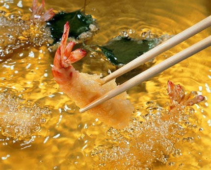 Mẹo để dầu, mỡ kh&ocirc;ng bắn ra khi chi&ecirc;n r&aacute;n 1