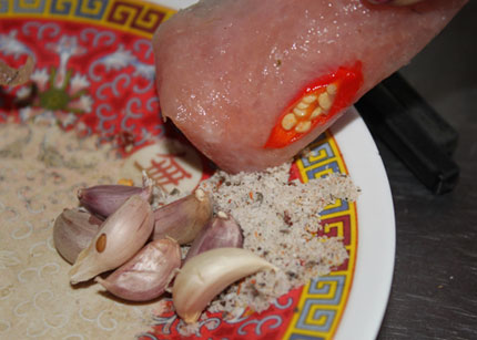 Ăn nem Huế ở phố cổ Đ&ocirc;ng Ba 2