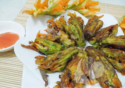 Tuyệt chiêu chế biến các món hoa bí 1