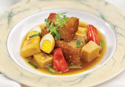 Hấp dẫn heo quay kho măng 1