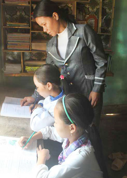 C&ocirc; gi&aacute;o c&ocirc;ng khai "bị siđa" trải l&ograve;ng những ng&agrave;y trong "b&atilde;o" 2