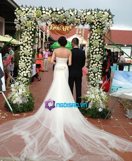 Cận cảnh váy cưới gần 60 triệu của Ngọc Thạch 3