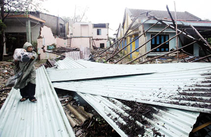 B&atilde;o đi qua, x&oacute;t xa ở lại 1