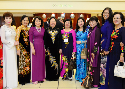 Dược sĩ L&ecirc; Thị B&igrave;nh tham dự Hội nghị Thượng đỉnh Phụ nữ to&agrave;n cầu 2014  1