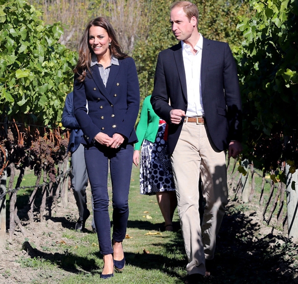 Những khoảnh khắc ton-sur-ton của gia đ&igrave;nh Kate 15