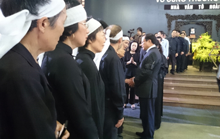 Nghẹn l&ograve;ng c&ugrave;ng th&acirc;n nh&acirc;n 298 sinh mạng vụ m&aacute;y bay bị rơi ở Ukraine 3