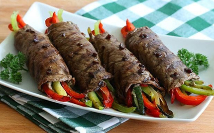 B&ograve; cuộn thập cẩm nướng thơm lừng 1