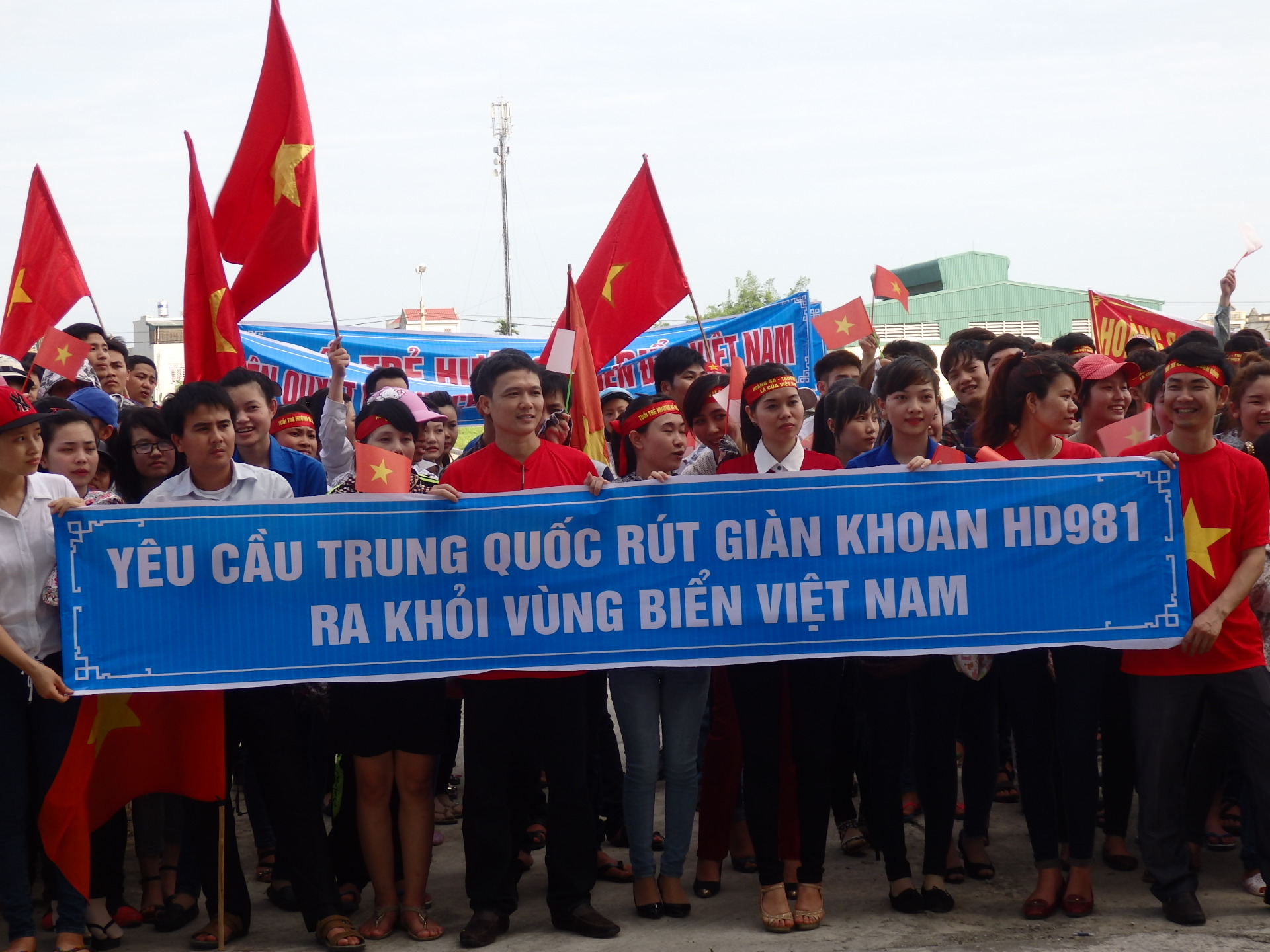 Thanh Hoá: Mít tinh  phản đối Trung Quốc đặt giàn khoan trái phép tại Biển Đông. 1