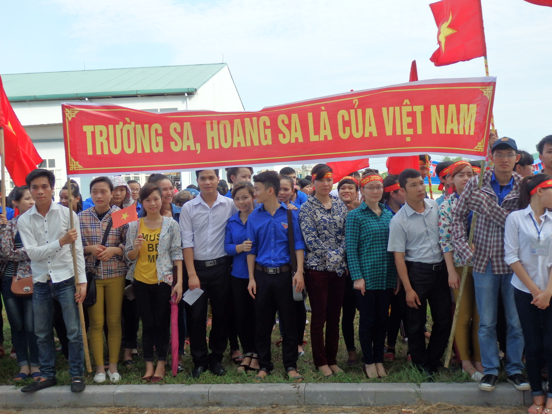 Thanh Hoá: Mít tinh  phản đối Trung Quốc đặt giàn khoan trái phép tại Biển Đông. 2