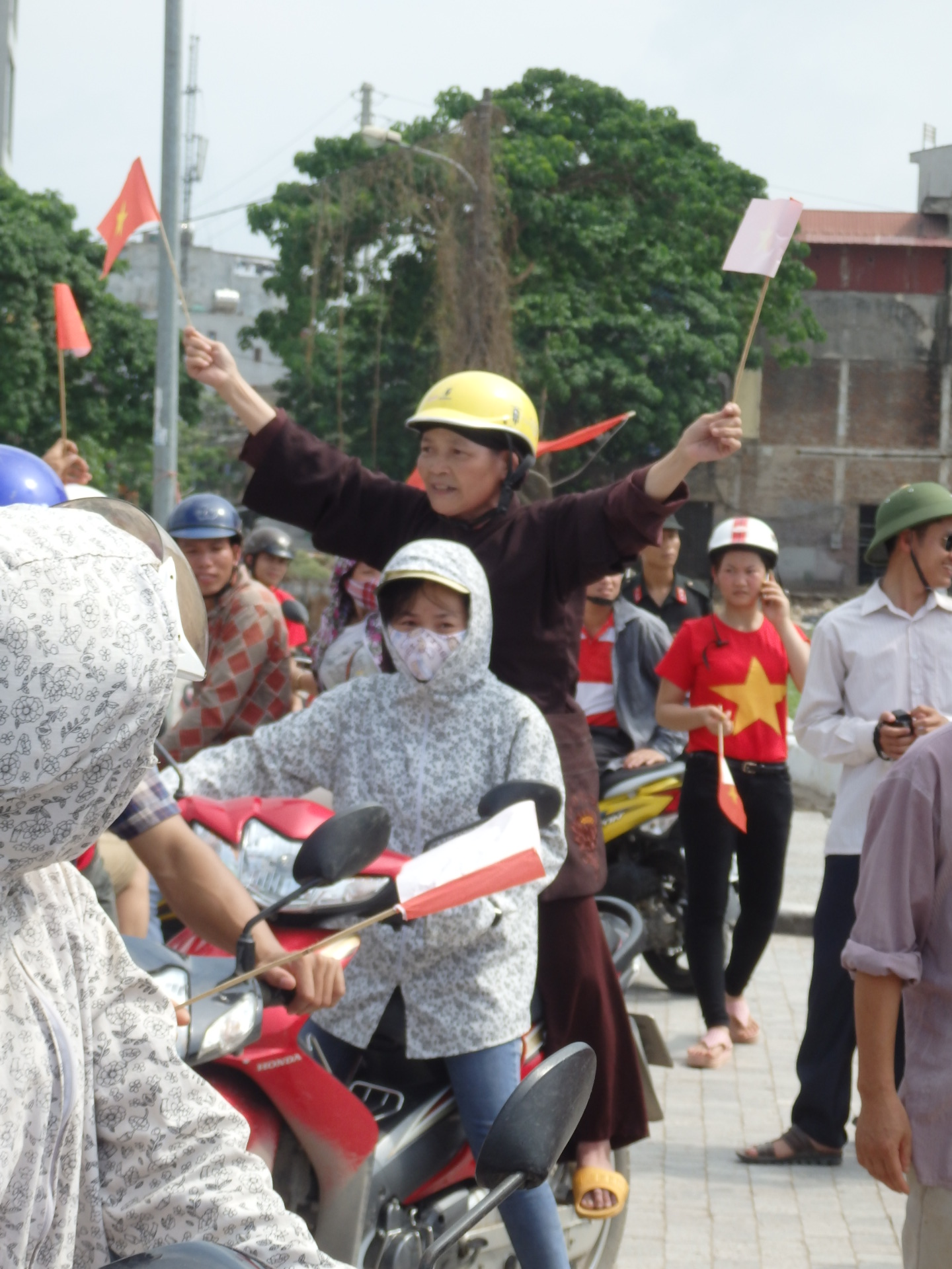 Hàng nghìn công nhân Thanh Hóa diễu hành phản đối Trung Quốc 4